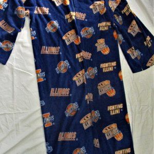 Fighting Illini Wrap Blanket With Arms